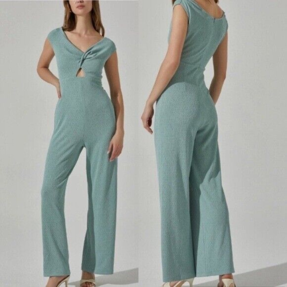 NEW ASTR the Label Textured Cutout Flare Jumpsuit Womens Medium, SAGE GREEN